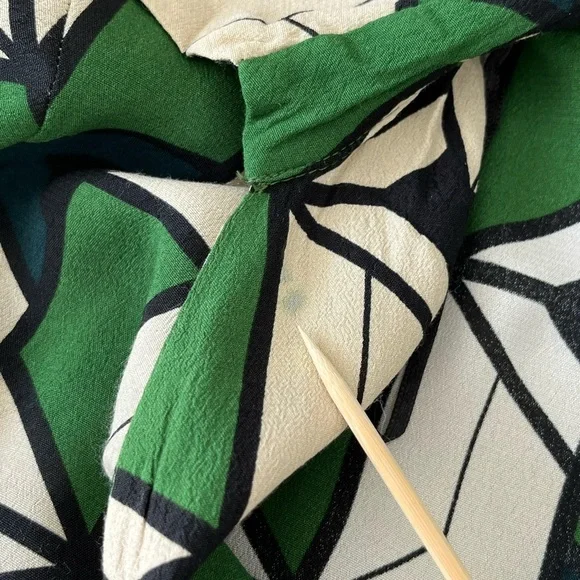 Zara Green Black Cream Geometric Printed Collared V-neckline Blouse Size Large - Picture 16 of 16